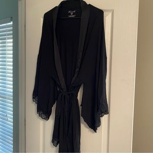 HEAVENLY Victoria’s Secret Robe